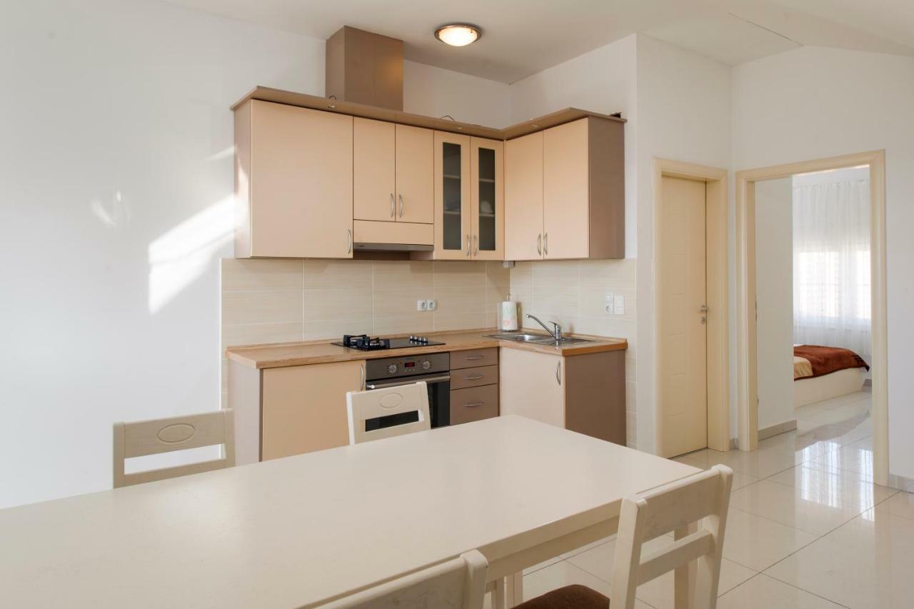 Panorama Lux Apartment 로고즈니차 외부 사진