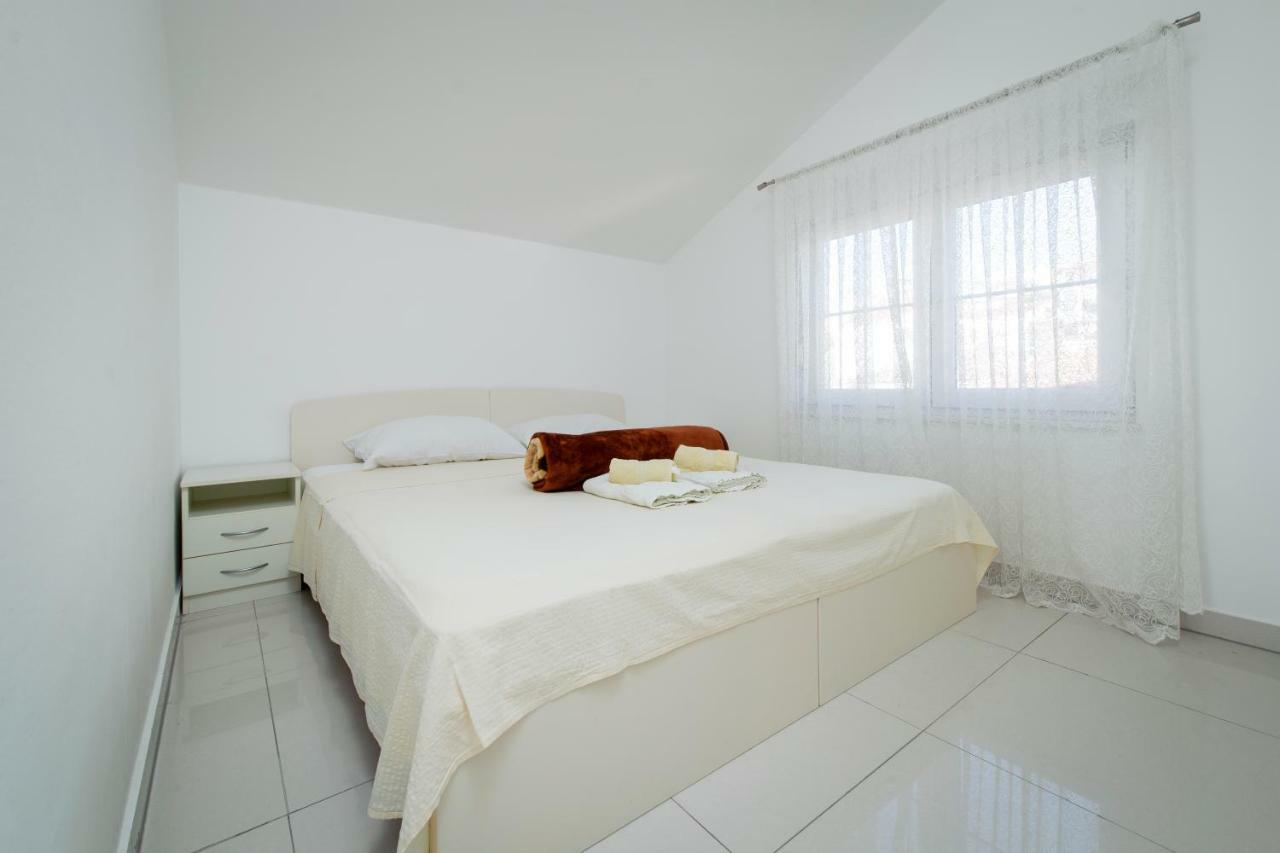 Panorama Lux Apartment 로고즈니차 외부 사진