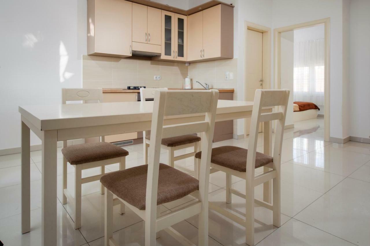 Panorama Lux Apartment 로고즈니차 외부 사진